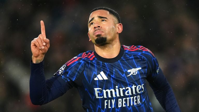 阿森纳以5570万英镑的创纪录转会费将加布里埃尔·马丁内利出售给阿尔希拉尔,同时与巴萨达成原则性协议出售加布里埃尔·热苏斯
